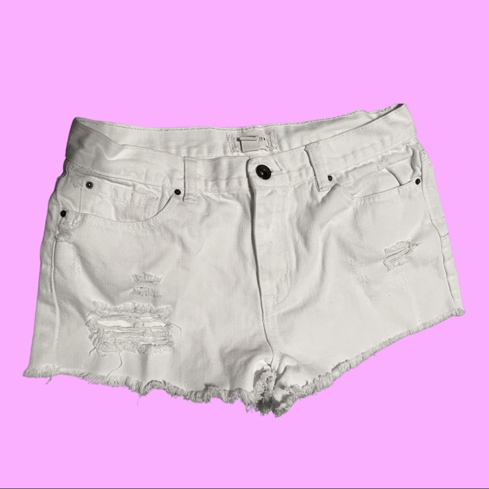 White ribbed shorts - very flattering shape